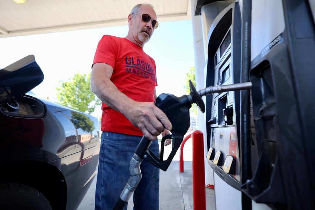 Zakaz sprzedaży rosyjskiej ropy przez UE napędza dalszy wzrost cen w USA