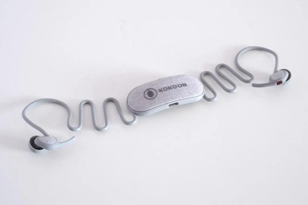 Te słuchawki obiecują, że pomogą Ci łatwiej zasnąć