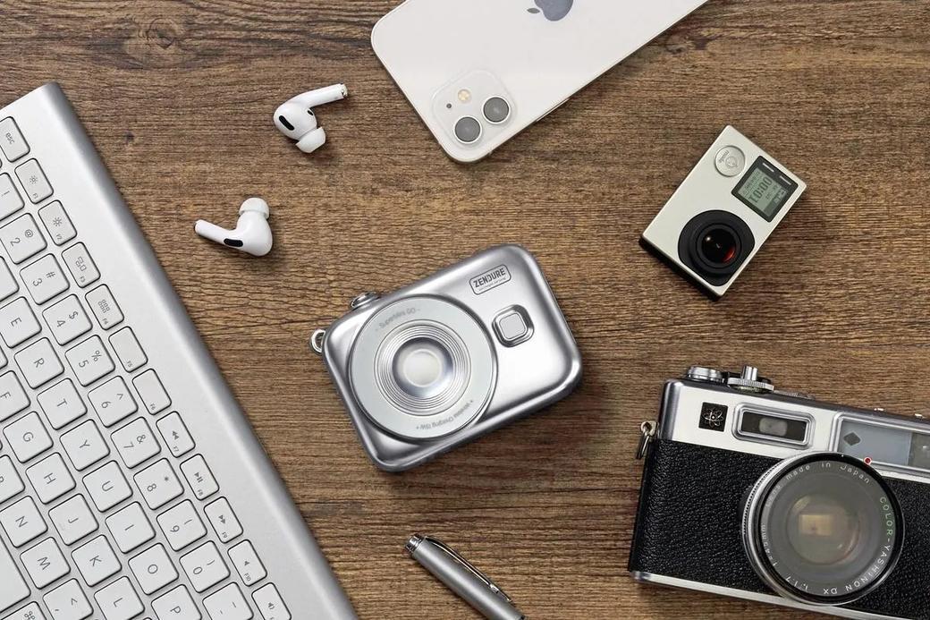 Zendure przedstawia bezprzewodową ładowarkę 3 w 1 z magnetyczną stacją dokującą