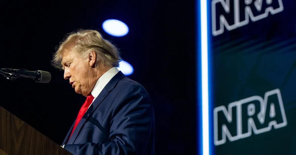 Dla Trumpa i innych mówców NRA odpowiedzią na Uvalde było więcej broni