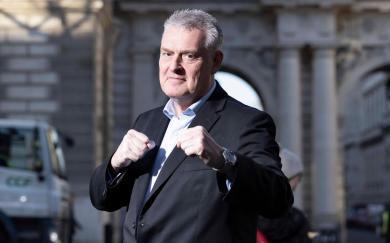 Lee Anderson wyzywa Steve’a Braya na pojedynek bokserski