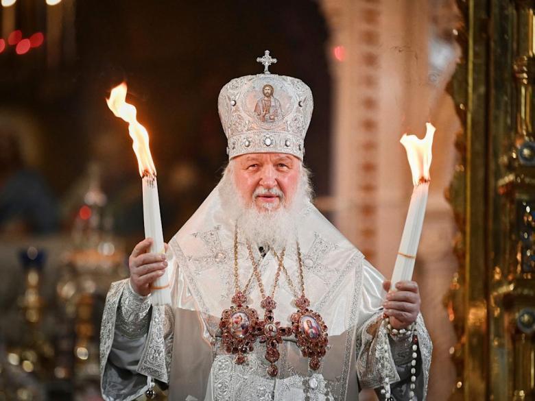 Rosyjski przywódca prawosławny powiedział, że rosyjscy żołnierze, którzy zginęli w wojnie na Ukrainie, popełniają „ofiarę”, która „zmywa wszystkie grzechy”, ponieważ wielu obywateli opuszcza kraj, aby uniknąć poboru