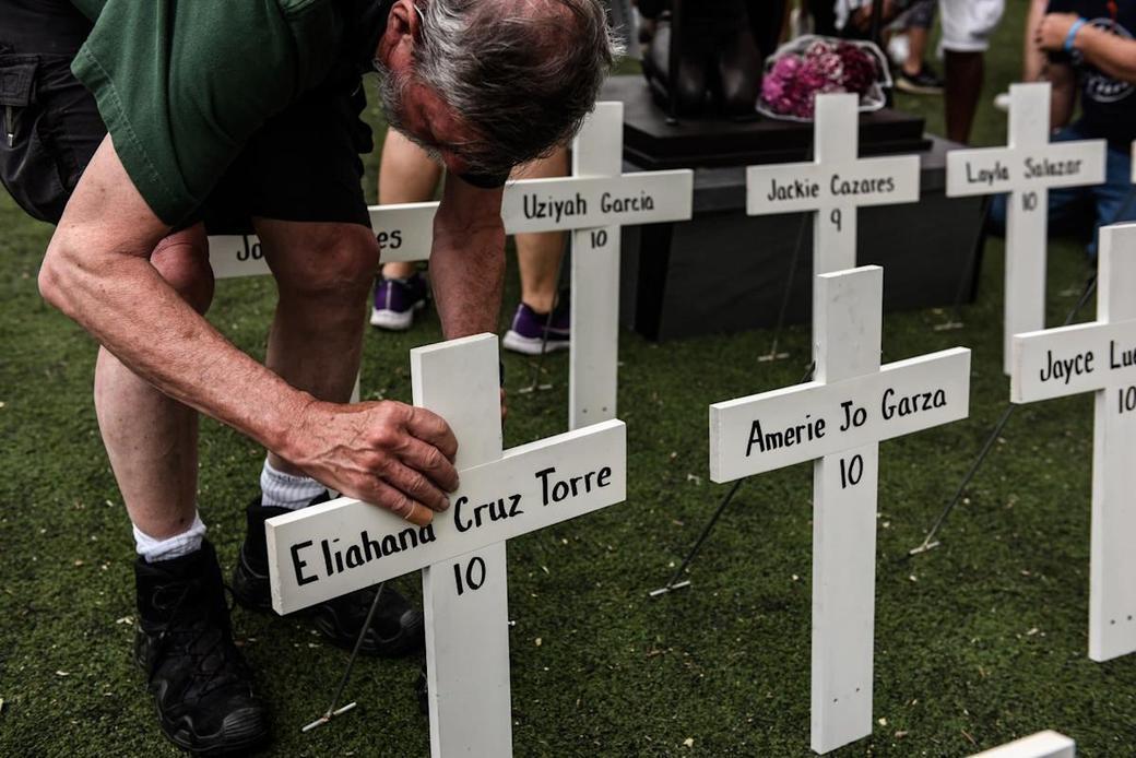 Senatorowie osiągają wstępne porozumienie w sprawie nowych przepisów dotyczących bezpieczeństwa broni