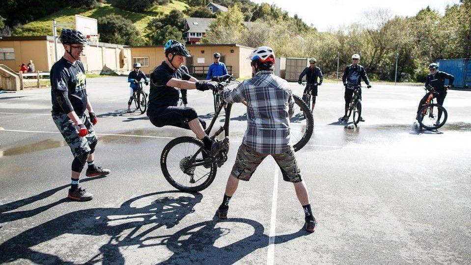 Rowery elektryczne i cardio: wszystko, co musisz wiedzieć o utrzymaniu sprawności na rowerze elektrycznym