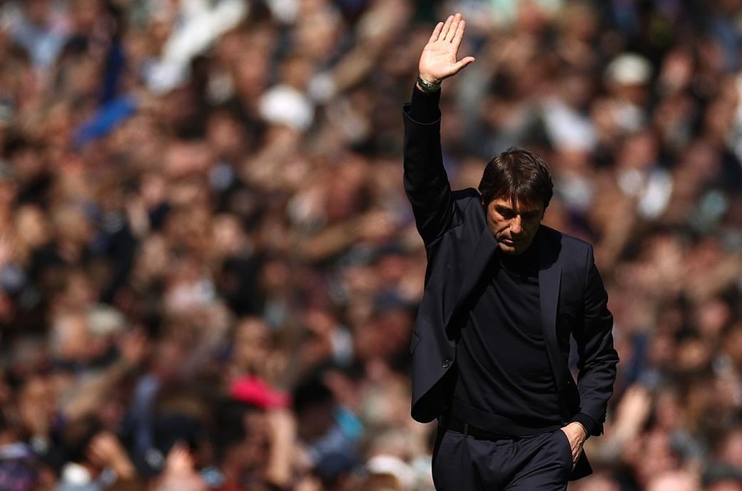 Antonio Conte rozpoczął rozmowy o kryzysie z Tottenhamem pod koniec sezonu, gdy PSG okazuje zainteresowanie
