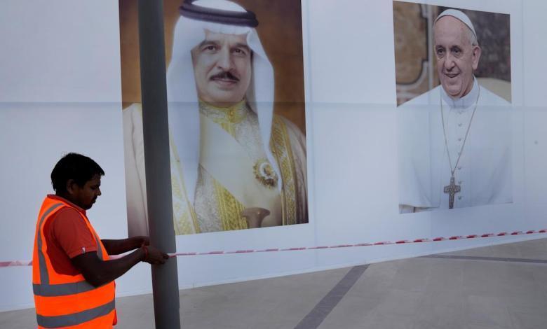 Papież nawiązuje dialog z muzułmanami podczas pierwszej wizyty papieskiej w Bahrajnie