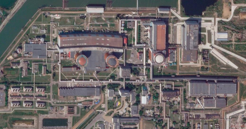 Ukraina oskarża Rosję o "terroryzm nuklearny" po strajku w pobliżu elektrowni