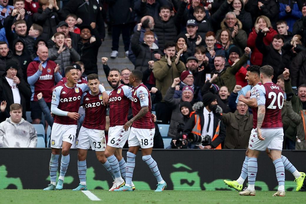 Dziennikarz twierdzi, że przyszłość gwiazdy Aston Villi jest niezdecydowana pośród połączeń transferowych Arsenalu