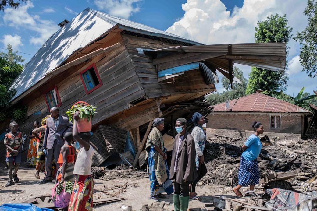 Liczba ofiar śmiertelnych powodzi w Kongo zbliża się do 400 w miarę kontynuowania poszukiwań