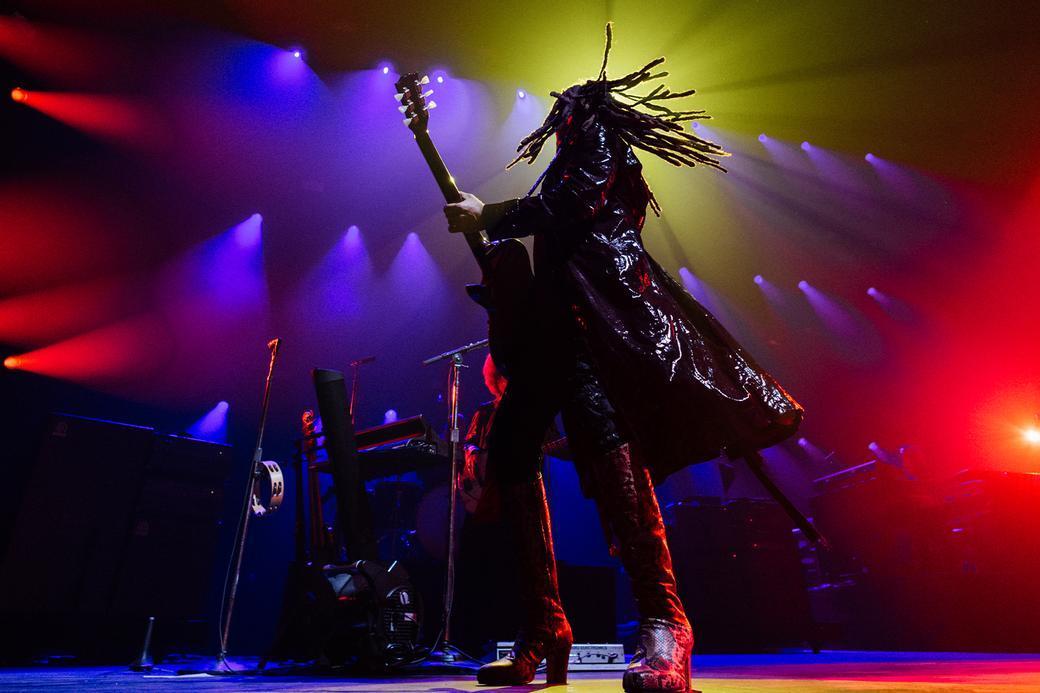 Ekskluzywny wygląd: Lenny Kravitz gra prywatny koncert przed premierą Tampa EDITION