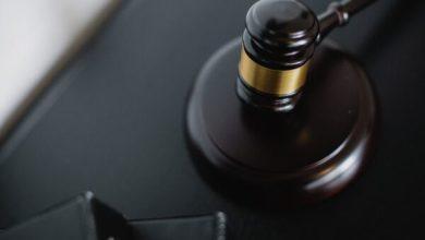 Pracownik homoseksualny rozstrzyga pozew o dyskryminację przeciwko stylistce mody